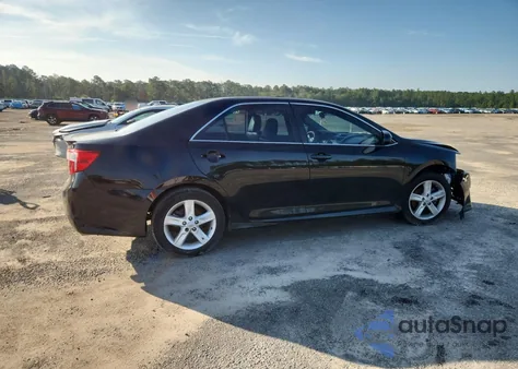 2012 Toyota Camry Base z USA, uszkodzony, nr VIN 4T1BF1FK2CU137990